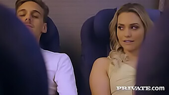 Mia Malkova prvič z Private: Debitantski seks na letalu